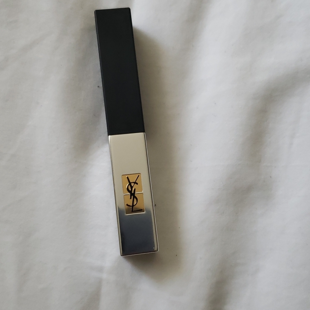 Lipstick - Picture 5 of 8